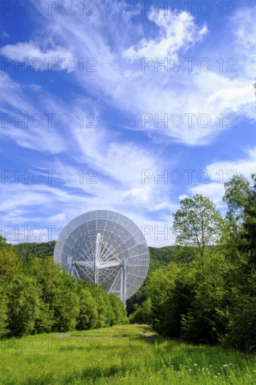 Radio telescope, Effelsberg, near Bad Münstereifel, Eifel, North Rhine-Westphalia, Germany