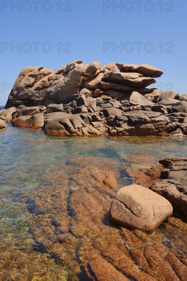 Granite rocks on the coast, Cote de Granit Rose near Ploumanac'h, Cotes-d'Armor, Brittany, France