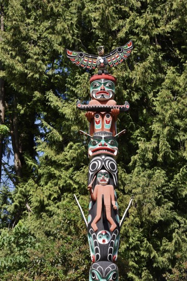 Totem Pole, Ga'akstalas Totem Pole, Stanley Park, Vancouver, British Columbia, Canada