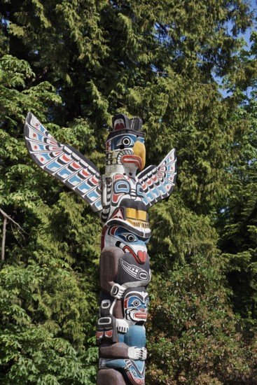 Totem Pole, Kakaso'Las Totem Pole, Stanley Park, Vancouver, British Columbia, Canada