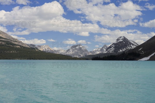 Bow Lake and mountains, Icefields Parkway, Banff National Park, Alberta, Canada