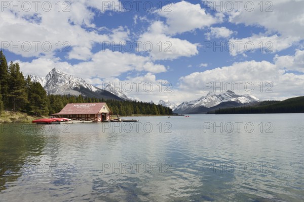 Maligne Lake with boathouse, Curly Phillips Boathouse, Jasper National Park, Alberta, Canada