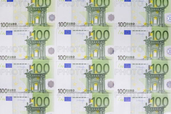 100 euro banknotes