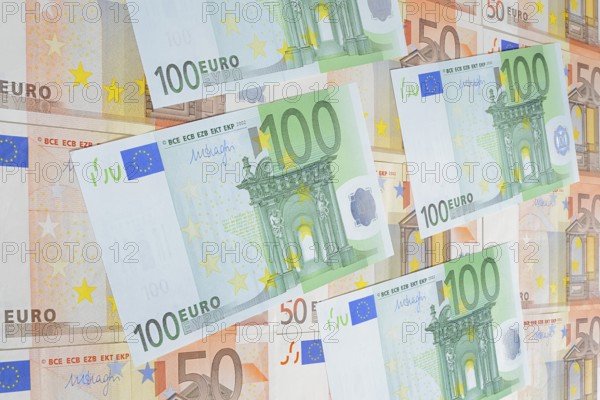 100 and 50 euro banknotes