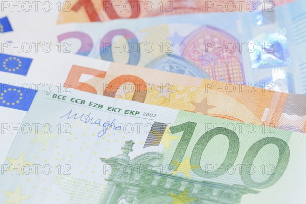 Various euro banknotes, 10 euro, 20 euro, 50 euro, 100 euro