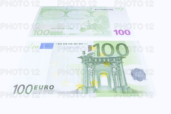 100 euro banknotes, 100 Euro, on white background