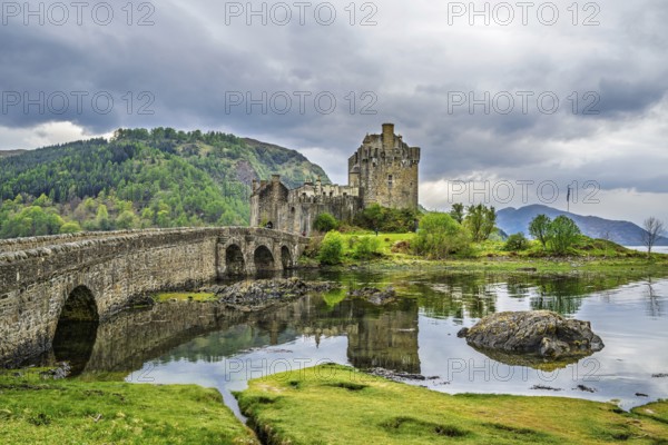 Eilean Donan Castle, Loch Duich, Isle of Skye, Highlands, Scotland, UK