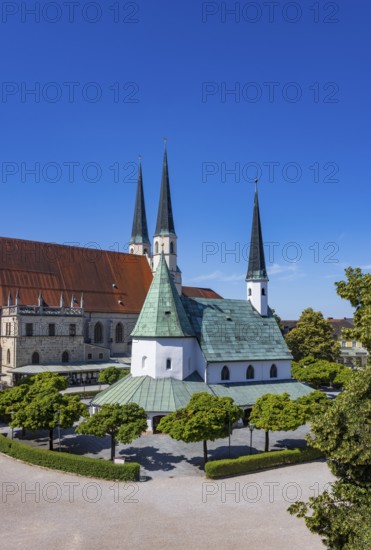 Chapel of Grace and Stiftspfarrkirche Sankt Philippus und Jakobus am Kapellplatz, place of pilgrimage, Altötting, Upper Bavaria, Bavaria, Germany