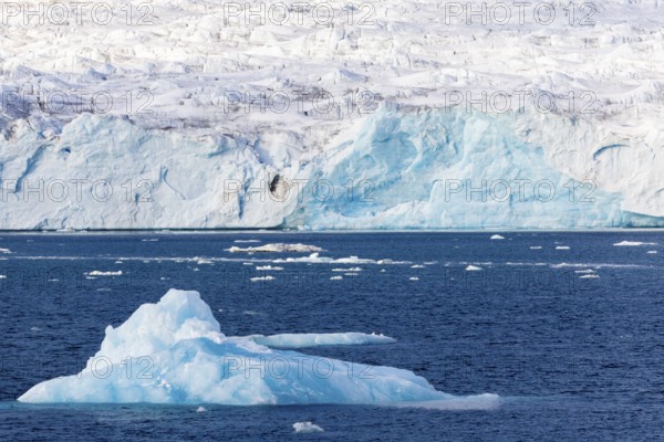 Glacier tongue, ice, break-off edge, sea, Lillienhöökbreen, Spitsbergen, Svalbard