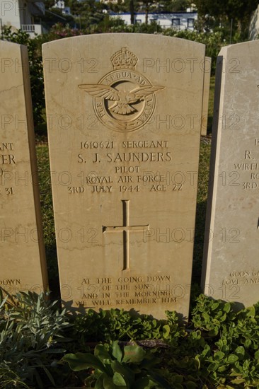 A gravestone with the emblem of the Royal Air Force, inscribed with personal and military information, Military Cemetery, Commonwealth War Cemetery, Military Cemetery, WW2, 1939-1945, 179 graves, Alinda, Leros, Dodecanese, Greek Islands, Greece