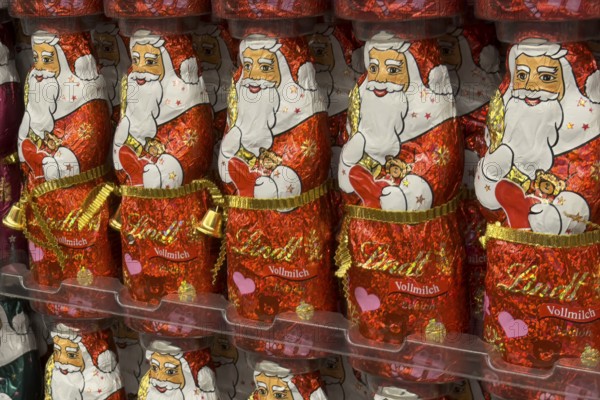Chocolate Santa Claus chocolate Santa Claus chocolate Santa Claus chocolate Santa Claus sweets from Lindt brand, international