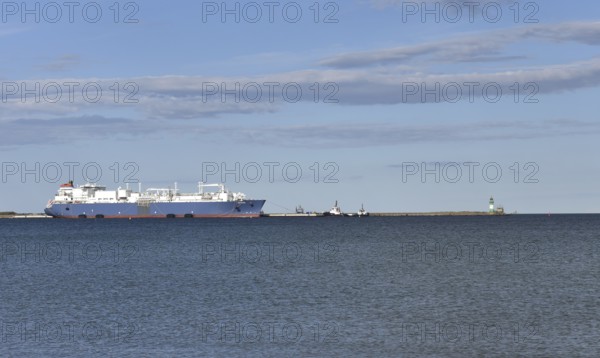 LNG tanker in the port of Mukran, ferry port Mukran, on RÃ¼gen, Mecklenburg-Vorpommern, Germany