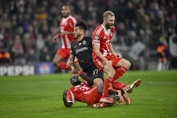Duel, action Luis Suarez Sporting Lisbon SCP (97) against Konrad Laimer FC Bayern Munich FCB (27) Dayot Upamecano FC Bayern Munich FCB (02) behind Jonathan Tah FC Bayern Munich FCB (04) Champions League, Allianz Arena, Munich, Bavaria, Germany