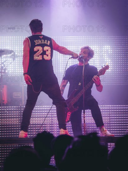 Singer Christoph von Freydorf and bassist Pascal Theisen from Emil Bulls live on X-Mas Bash Tour 2025 at Huxley's New World in Berlin on 05.12.2025