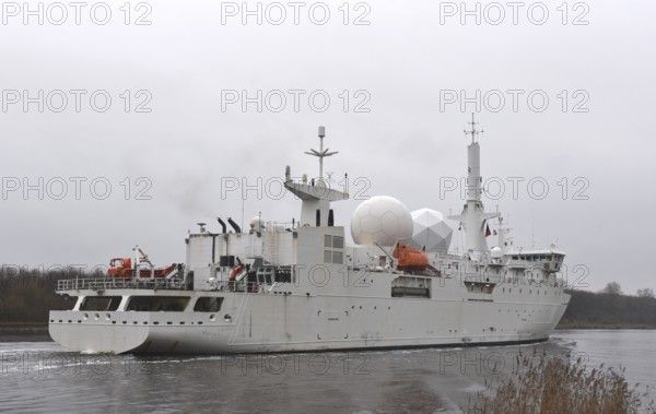 Reconnaissance ship, interception ship, naval vessel, FS Dupuy de Lome in the Kiel Canal, NOK, Kiel Canal, Kiel Canal, Schleswig-Holstein, Germany