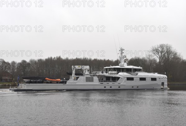 Super yacht EMOTIONAL in the Kiel Canal, NOK, Kiel Canal, Kiel Canal, Schleswig-Holstein, Germany