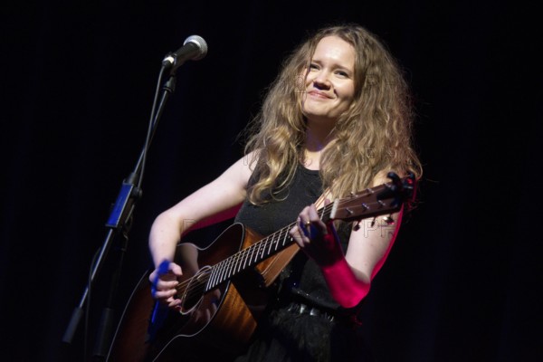 Magda NOVELS, concert as part of the record release tour for the album Vol.1 Shadow Work at Prachtwerk, Berlin, 07.12.2025