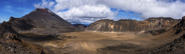 Mount Ngauruhoe, panorama, Tongariro alpine crossing, Tongariro National Park. North Island, New Zealand