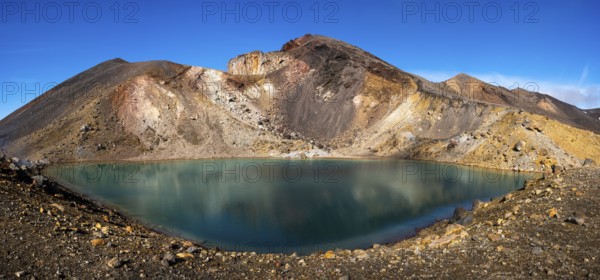 One of the Emerald Lakes and Red Crater, Panorama, Tongariro alpine crossing, Tongariro National Park, North Island, New Zealand
