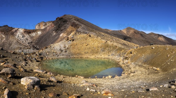 One of the Emerald Lakes and Red Crater, Tongariro alpine crossing, Tongariro National Park, North Island, New Zealand