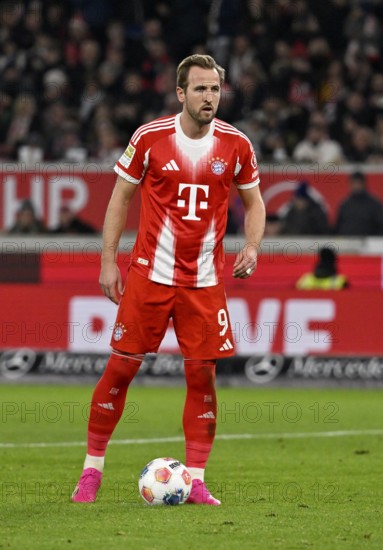 Harry Kane FC Bayern Munich FCB (09) in front of penalty, penalty kick MHPArena, MHP Arena Stuttgart, Baden-WÃ¼rttemberg, Germany