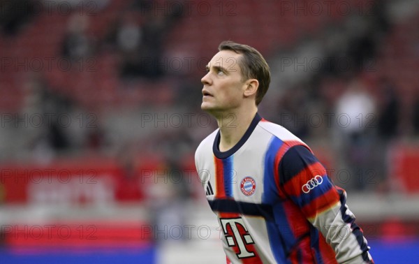 Goalkeeper Manuel Neuer FC Bayern Munich FCB (01) Warm-up Training Portrait View upwards MHPArena, MHP Arena Stuttgart, Baden-WÃ¼rttemberg, Germany