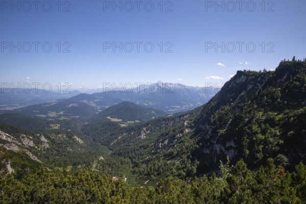 StÃ¶rhausweg in summer, hiking trail to the Berchtesgaden High Throne, with views of the Berchtesgadener Land and the Watzmann. germany