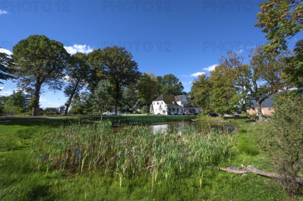 Manor house with pond from 1923, Gut Othenstorf, Othenstorf, Mecklenburg-Western Pomerania, Germany