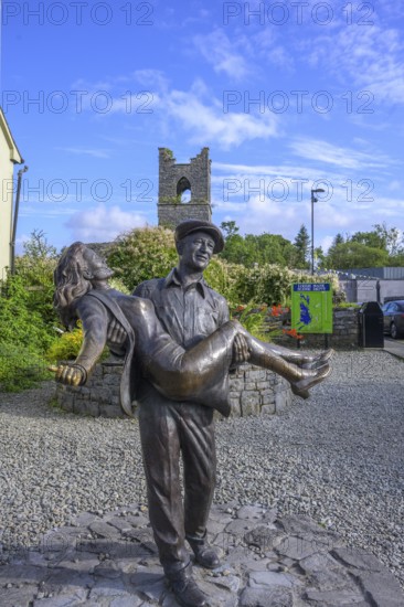 Statue of John Wayne and Maureen O Hara (film Quiet man), Cong, County Mayo, Ireland