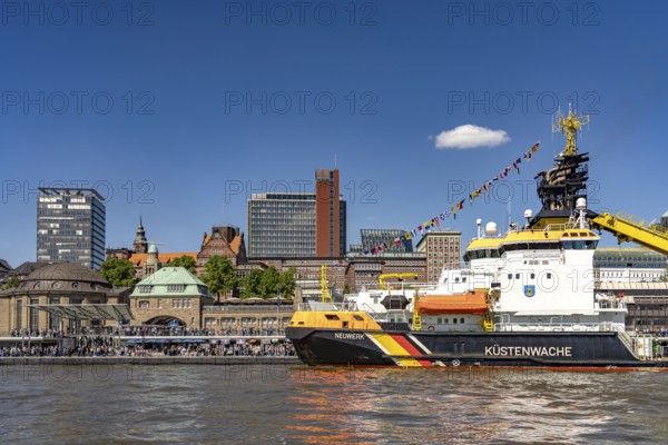 Multipurpose vessel Neuwerk der KÃ¼stenwache at St. Pauli LandungsbrÃ¼cken at Hamburg Harbour Birthday 2025 in the Free Hanseatic City of Hamburg, Germany