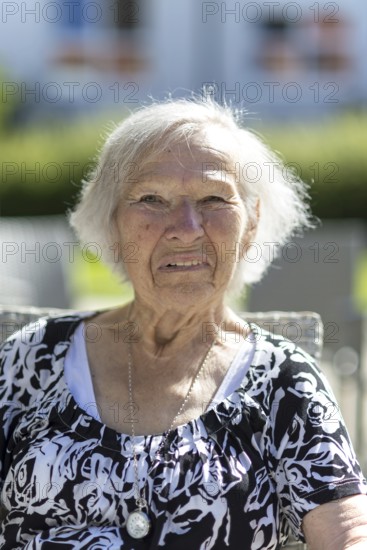 86-year-old woman, retirement home, Jettingen, Baden-WÃ¼rttemberg, Germany