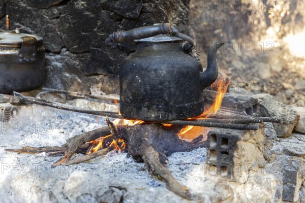 MAR, El, Kelaa, gorge, pot, fire