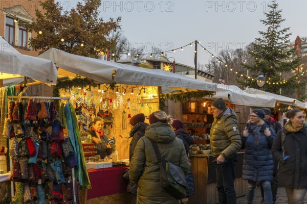 Elbhangfest Christmas market in Dresden Loschwitz in the historic village center of Loschwitz during Advent, Dresden, Saxony, Germany