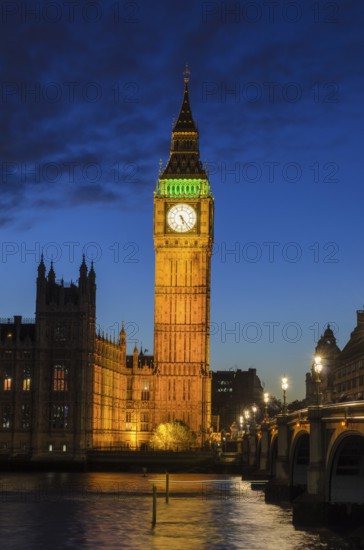 Elizabeth Tower, Big Ben with Westminster Palace and Westminster Bridge at blue hour, London, England, Great Britain