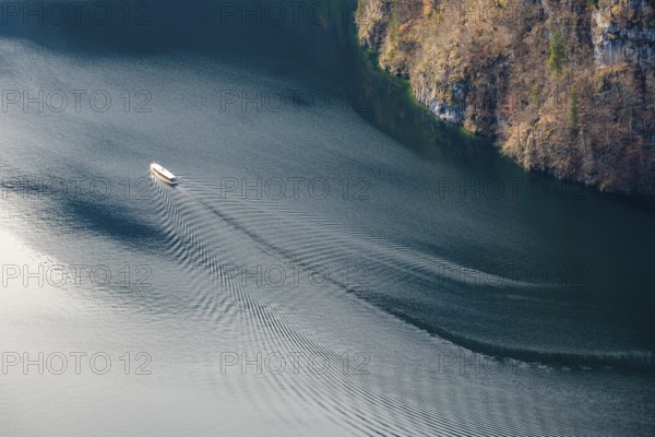 Excursion boat at KÃ¶nigssee from above, SchÃ¶nau am KÃ¶nigssee, Berchtesgadener Land, Upper Bavaria, Bavaria, Germany