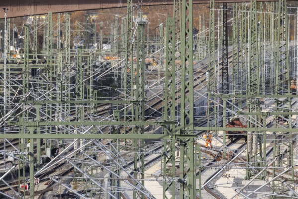 New parking station in UntertÃ¼rkheim. As part of Stuttgart 21, train traffic is being reorganized. Among other things, 33 sidings are being built. A jumble of rails and overhead lines. Symbolic photo of railway infrastructure. Stuttgart, Baden-WÃ¼rttemberg, Germany