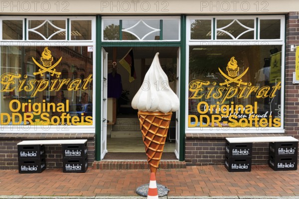Shop window with inscription original GDR soft ice cream, soft ice cream bag in front of the entrance, traditional recipe, advertising, cult, nostalgia, ice cream parlour in Dömitz, Hamburg metropolitan region, Ludwigslust-Parchim, Mecklenburg-Western Pomerania, Germany