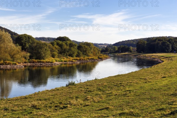 Picturesque landscape with wooded hills and floodplain landscapes, banks of the Weser, river landscape, Wehrden, Beverungen, HÃ¶xter, Weser Uplands, Germany