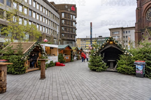 Christmas market in downtown Gelsenkirchen, am Neumarkt, BahnhofsstraÃŸe, North Rhine-Westphalia, Germany