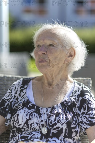 86-year-old woman, retirement home, Jettingen, Baden-WÃ¼rttemberg, Germany