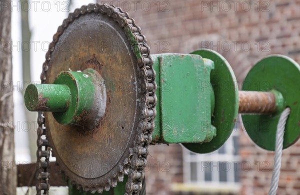 Lifting mechanism at a historic water mill, MÃ¼nsterland, North Rhine-Westphalia, Germany