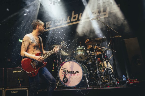 Billy Lunn (singer and guitarist) and Camille Phillips (drummer) from The Subways live on For Eternity Tour 2025 at Hole44 in Berlin on 29.11.2025