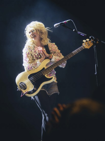 Charlotte Cooper, singer and bass player from The Subways live on For Eternity Tour 2025 at Hole44 in Berlin on 29.11.2025