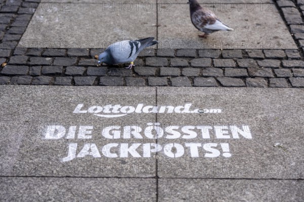 Guerrilla marketing, advertising for the gambling provider, intermediary Lottoland.com, in Germany the company has no concession, does not organize its own gambling games, bets on other lotteries, is considered illegal in Germany, Berlin, Germany