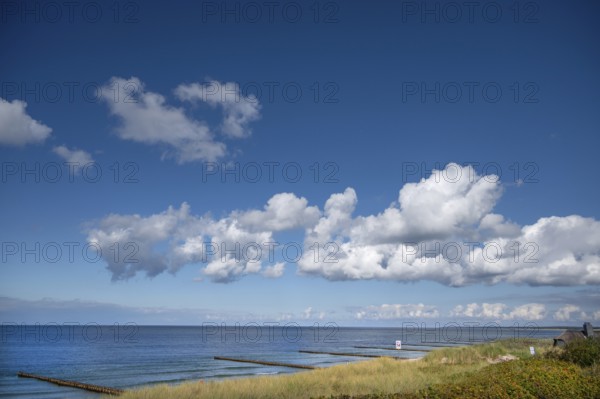 Baltic Sea beach in Ahrenshoop, Wollkenhimmel, DarÃŸ, Mecklenburg-Western Pomerania, Germany