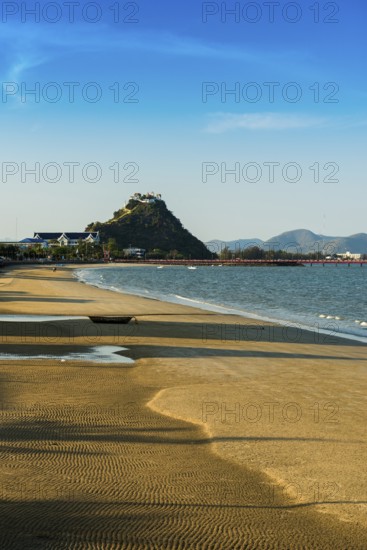 Lonely sandy beach and mountains, sunset, Prachuap Khiri Khan, Prachuap Khiri Khan Province, Central Thailand, Thailand