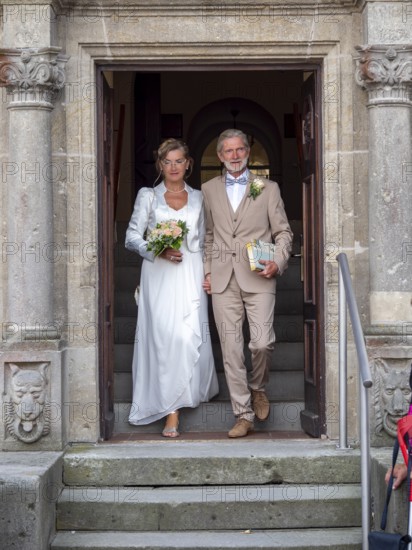 Elderly couple's wedding, registry office