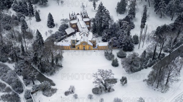 WÃ¶rlitzer Park with view of the Gothic House, winter atmosphere, snow, ice, frost, winter wonderland, church, Dessau-WÃ¶rlitz garden kingdom, tourist attraction, UNESCO World Heritage Site, travel destination, Prince Frederick Francis of Anhalt-Dessau, Dessau-WÃ¶rlitz Cultural Foundation, UNESCO World Heritage Site, Middle Elbe Biosphere Reserve, Saxony-Anhalt, Germany