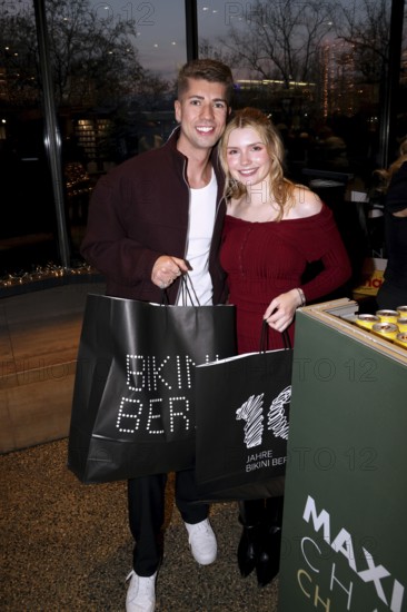 Maximilian Seitz, Eva Bloss, 5th Charity Celebrity Pack 2025 campaign for street sweeps e.V. at Bikini Berlin, 26.11.2025