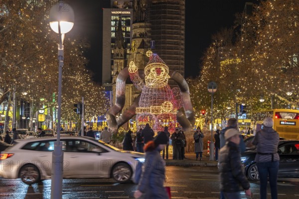 Christmas decoration, light decoration, in Berlin, TauentzienstraÃŸe, view of the Memorial Church on Breitscheidplatz, Christmas market, Germany